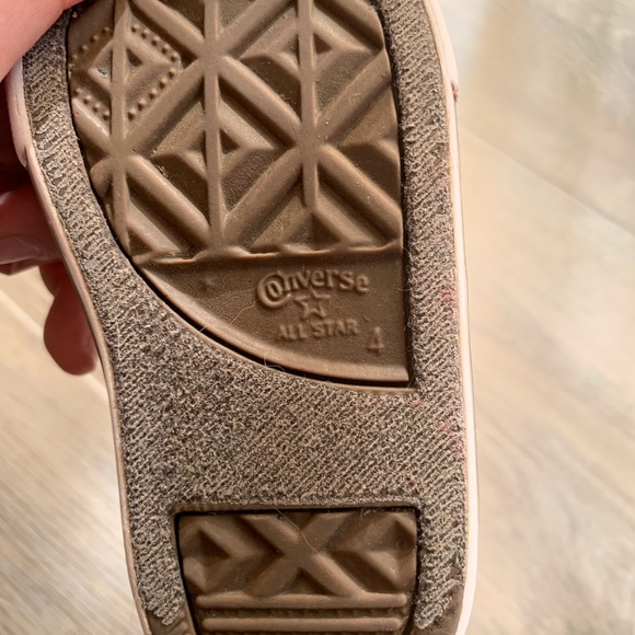 Converse - Picture 2 of 2